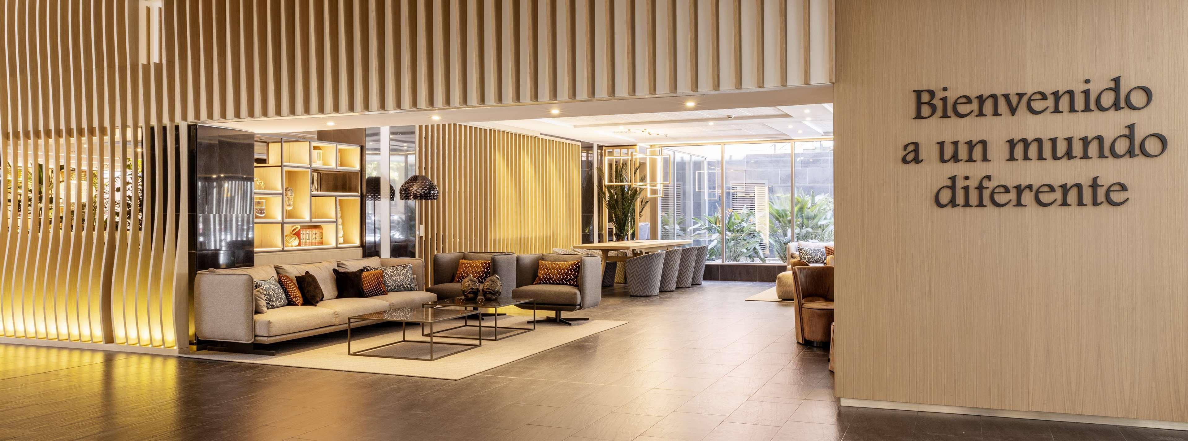 Ilunion Barcelona Hotel Exterior foto